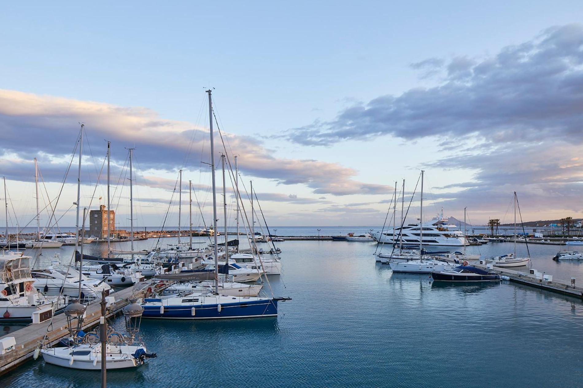 Hotel Mim Sotogrande Club Maritimo Екстериор снимка